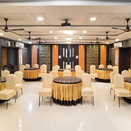 Ananyas Nest Hotel Коимбаторе Екстериор снимка