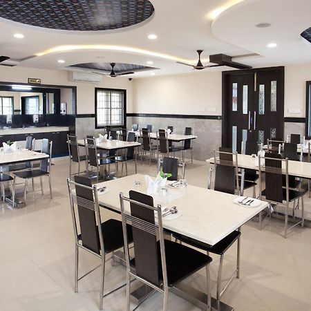 Ananyas Nest Hotel Коимбаторе Екстериор снимка