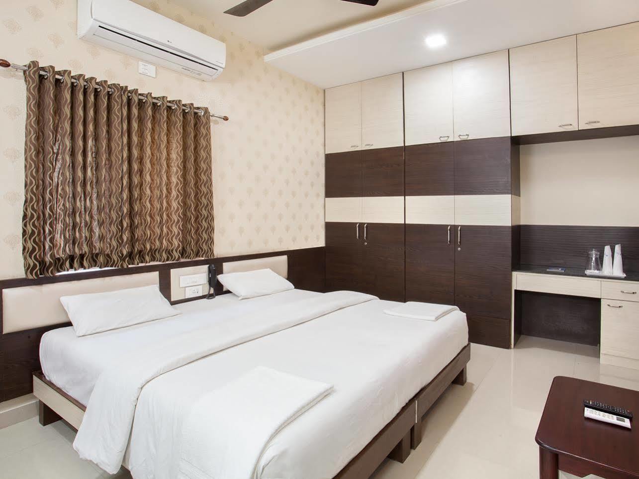 Ananyas Nest Hotel Коимбаторе Екстериор снимка