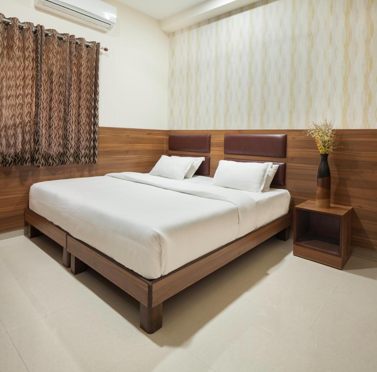 Ananyas Nest Hotel Коимбаторе Екстериор снимка